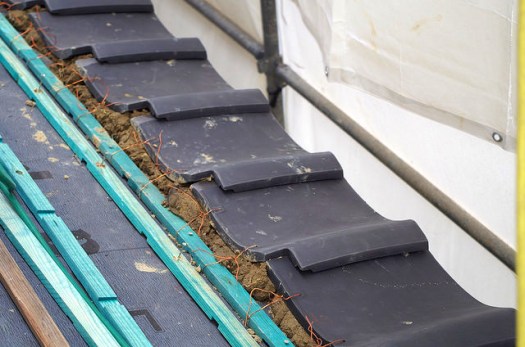 里山25号 屋根瓦 11