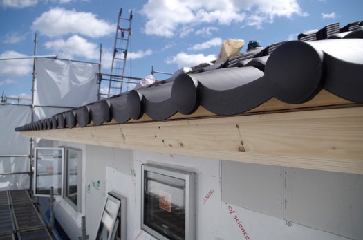 里山25号 屋根瓦 06