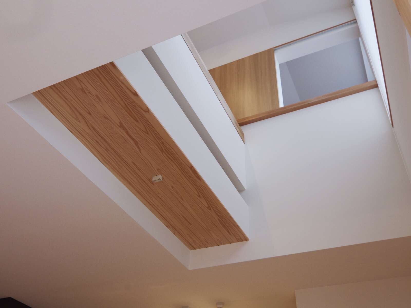 Ｙ-house｜吹抜けの見上げ